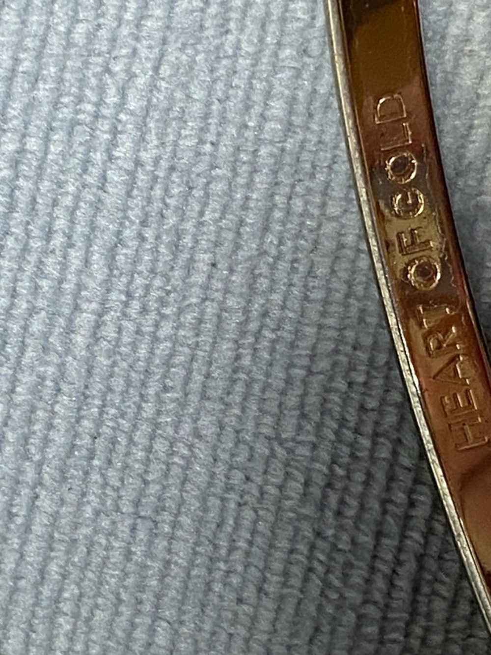 EUC Kate Spade New York Heart of Gold”Bangle Bracelet 12k gold plated, dust bag - Picture 7 of 13